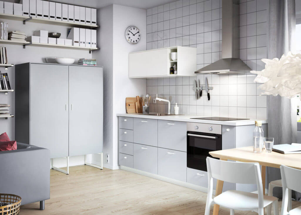 Kleine graue IKEA-Küche