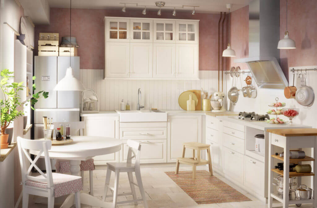 Weiße IKEA-Küche im Landhausstil