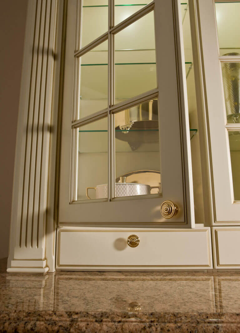 Moderne Landhausküche mit Kochinsel: rustikale Tradition trifft moderne