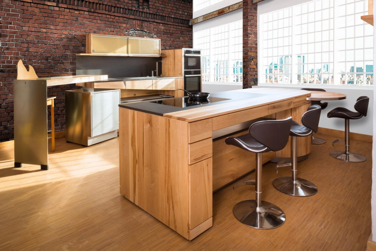 Individuell gestaltete Massivholzküche in modernem Design; Foto und Umsetzung: Pfister Möbelwerkstatt