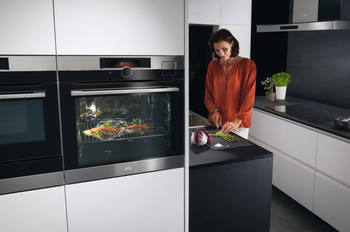 Sous-Vide Garen im neuen AEG Steam-Pro; Foto: AEG