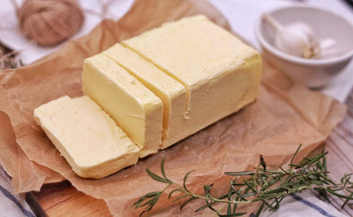 Wie lange hält Butter? Butter richtig lagern + Haltbarkeit Küchenfinder
