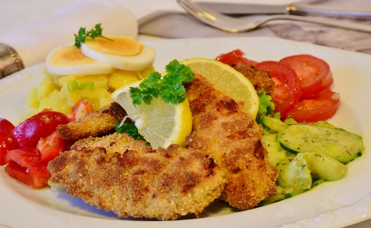 Panierte Schnitzel aus dem Backofen - Rezept, Zutaten, Zubereitung ...