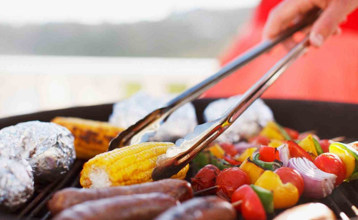 Welche Beilagen zum Grillen? - Küchenfinder Welche Beilagen zum Grillen? - Küchenfinder