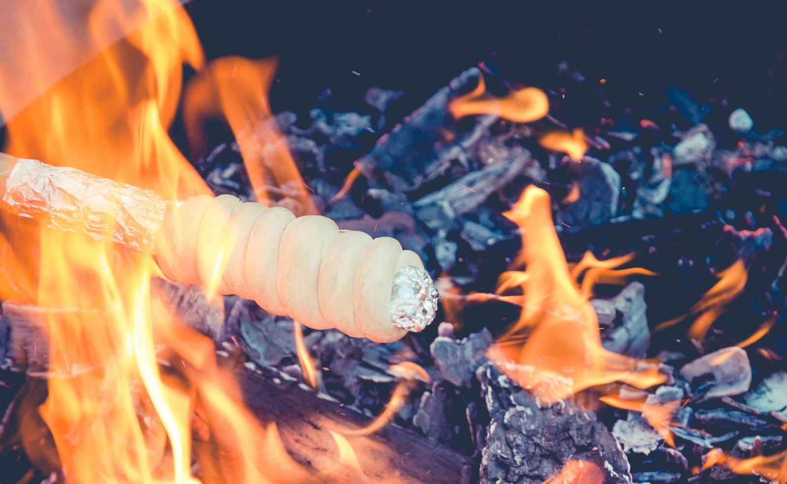 Stockbrot vom Grill zubereiten - Küchenfinder