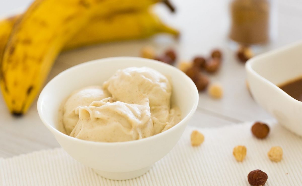Nice Cream: Veganes Eis aus gefrorenen Bananen - lecker und gesund! 