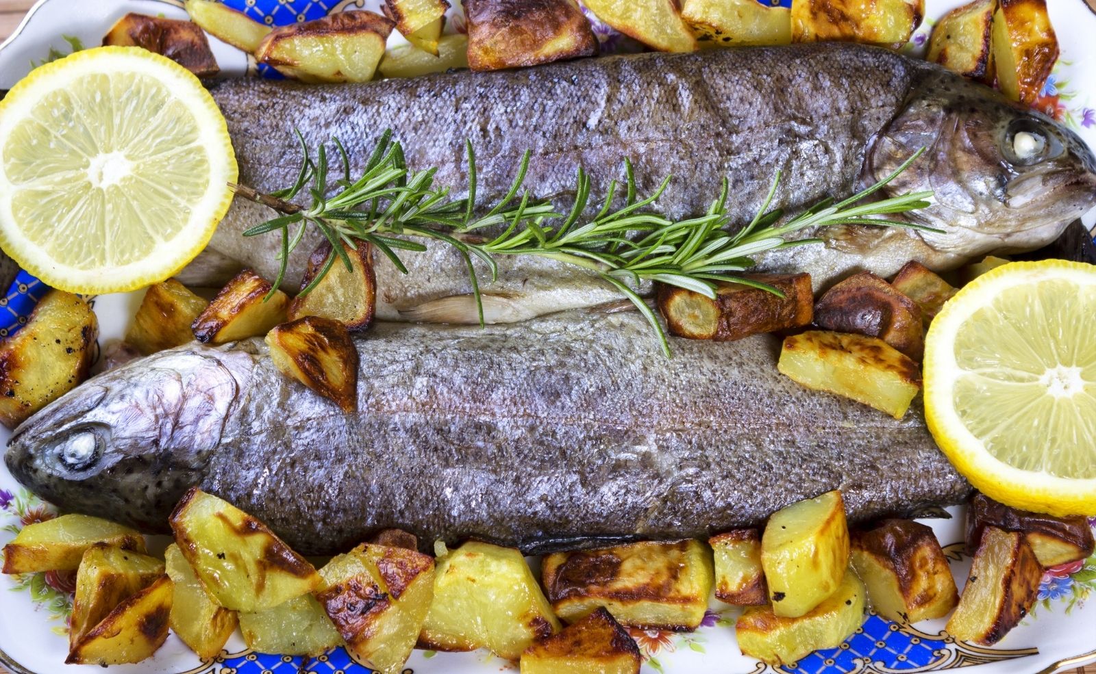 Fisch im Backofen mit Kartoffeln: Rezept, Zutaten, Zubereitung ...
