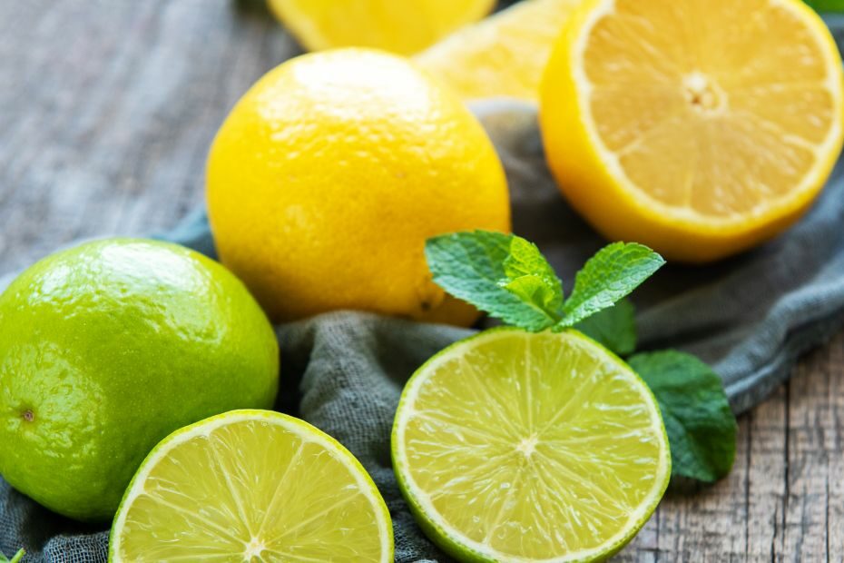 Limetten und Zitronen