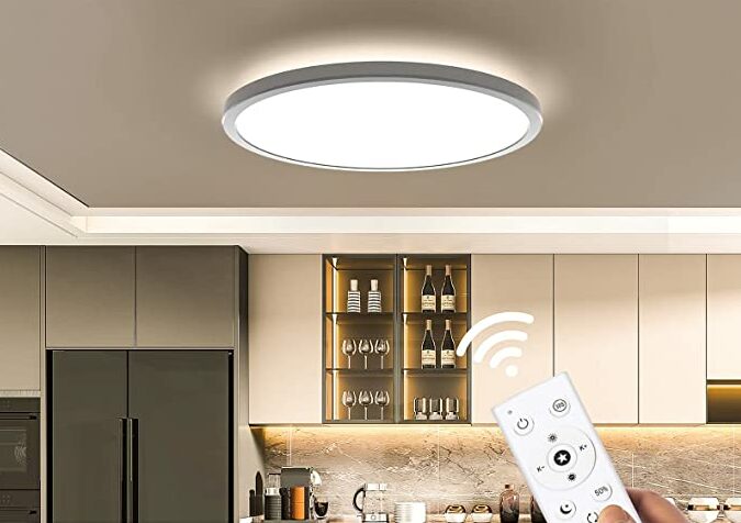 Dimmbare Deckenlampe für die Küche mit Fernbedienung. Foto: BLNAN
