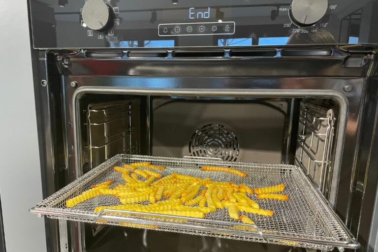 Backrohr, das frittieren kann Backofen mit AirFry Funktion von