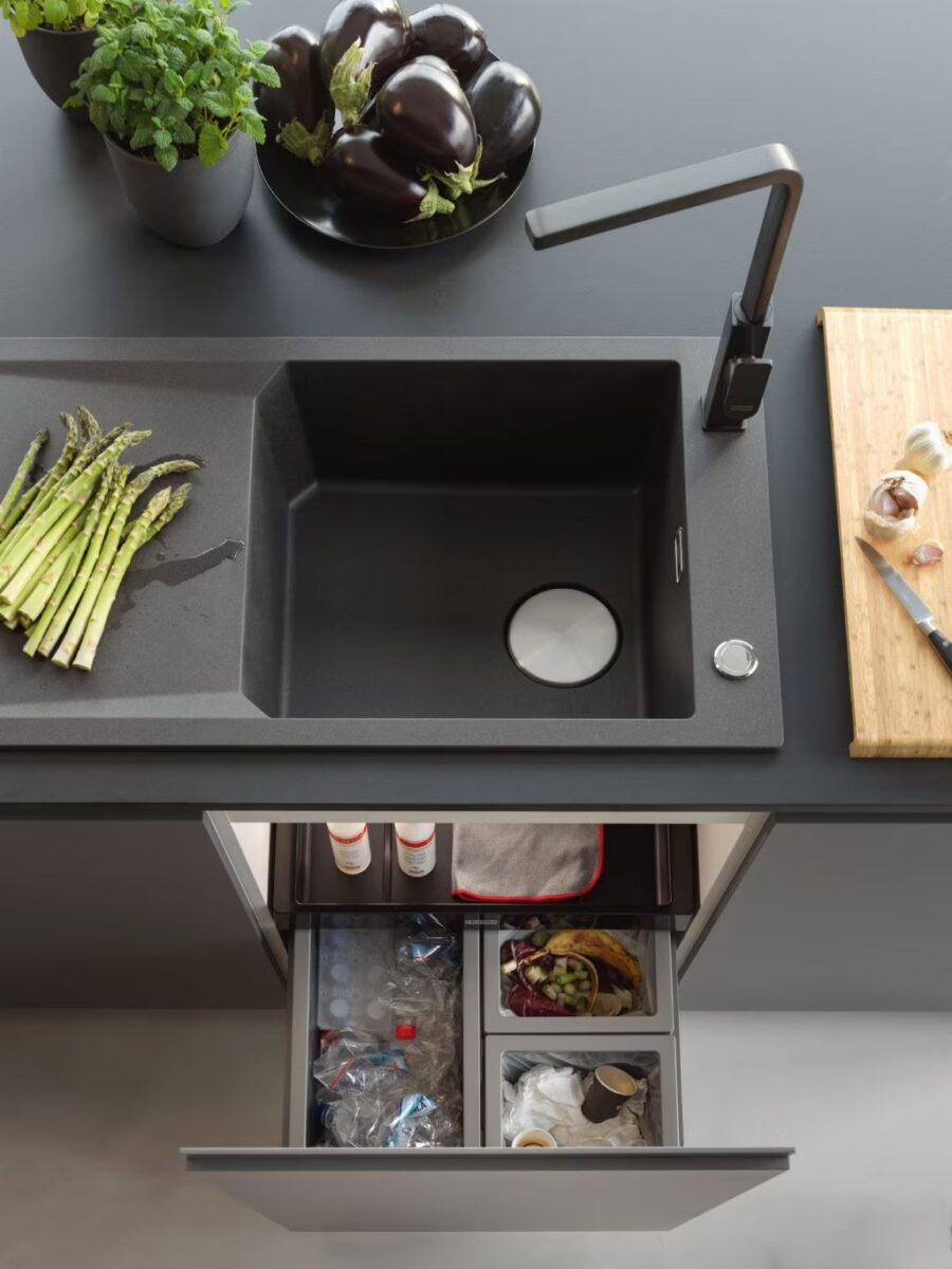 Alle Abfall-Lösungen von Franke sind ergonomisch gestaltet und erleichtern das Arbeiten in der Küche