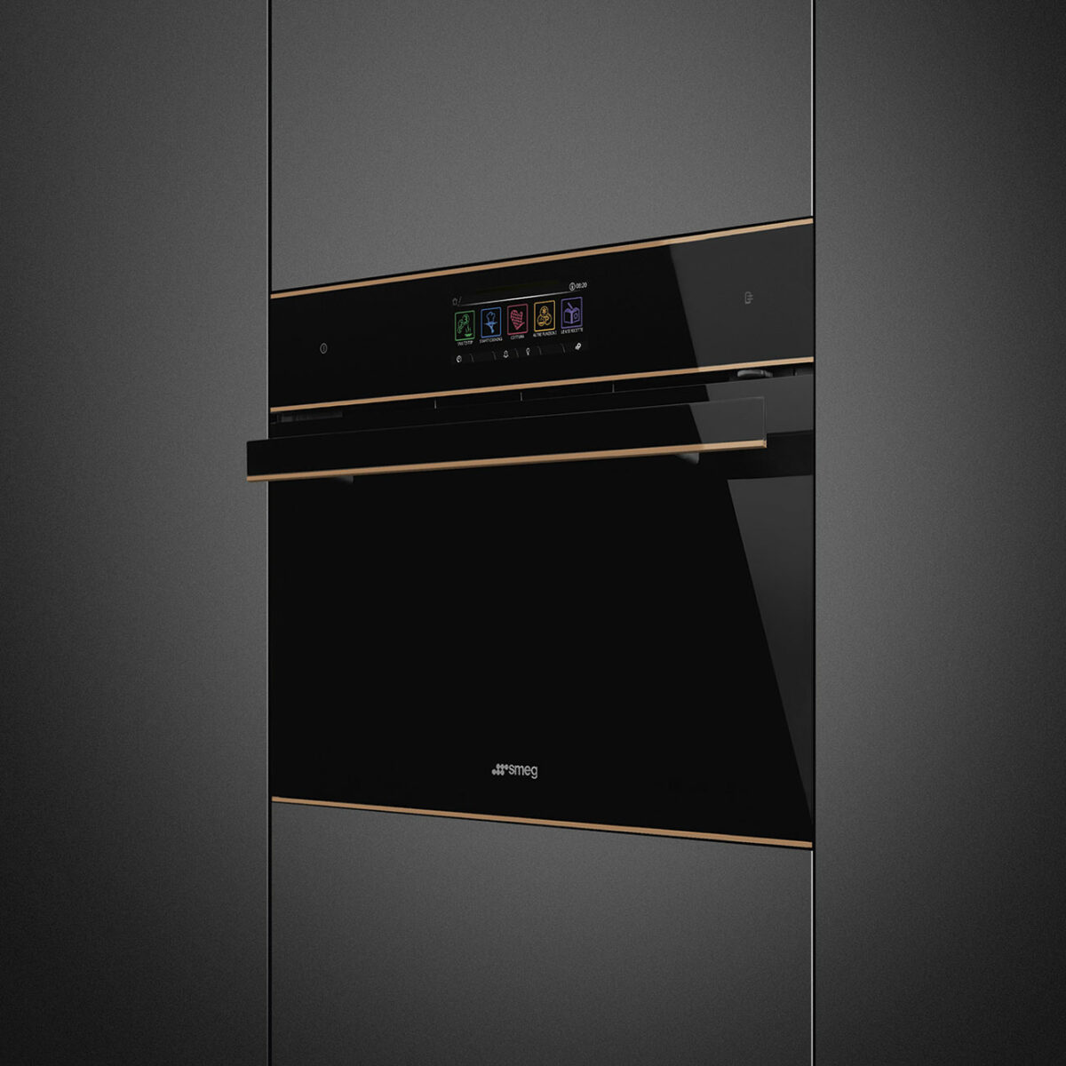 Der Dolce Stil Novo Kompaktbackofen mit OmniChef-Technologie vereint Backen, Dampf und Mikrowelle in einem Gerät – in edlem Schwarzglas mit Kupferdetails für stilvolle High-End-Küchen. Foto: Smeg
