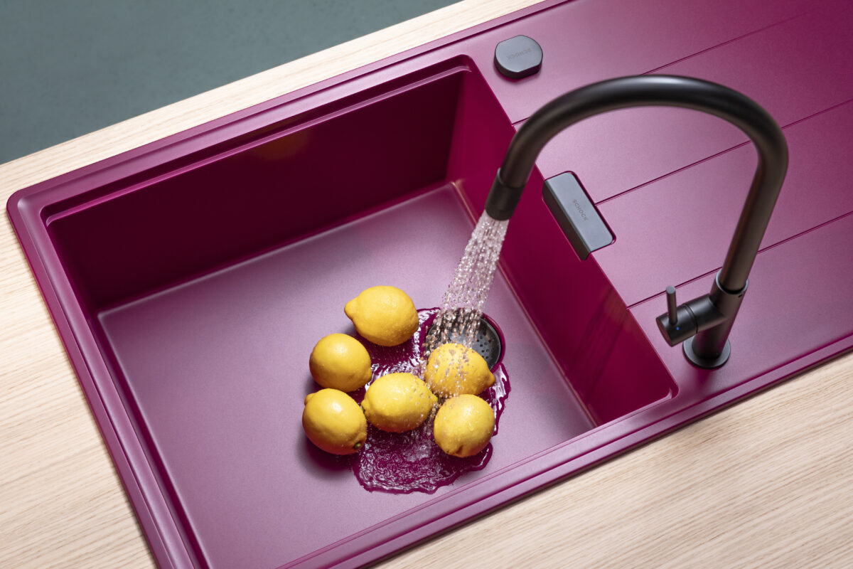 Farbige SCHOCK Cristadur Küchenspüle in Berry mit Zitronen