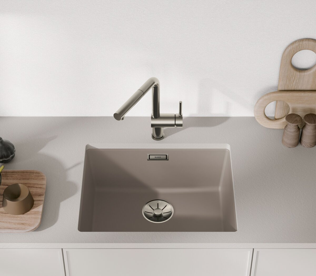 Spüle und Armatur werden heute häufig als gestalterische Einheit geplant – nicht mehr als einzelne Produkte.