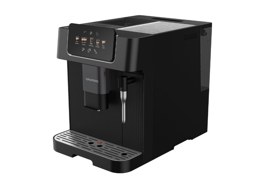 Schwarzer Grundig Kaffeevollautomat mit Display und Milchdüse